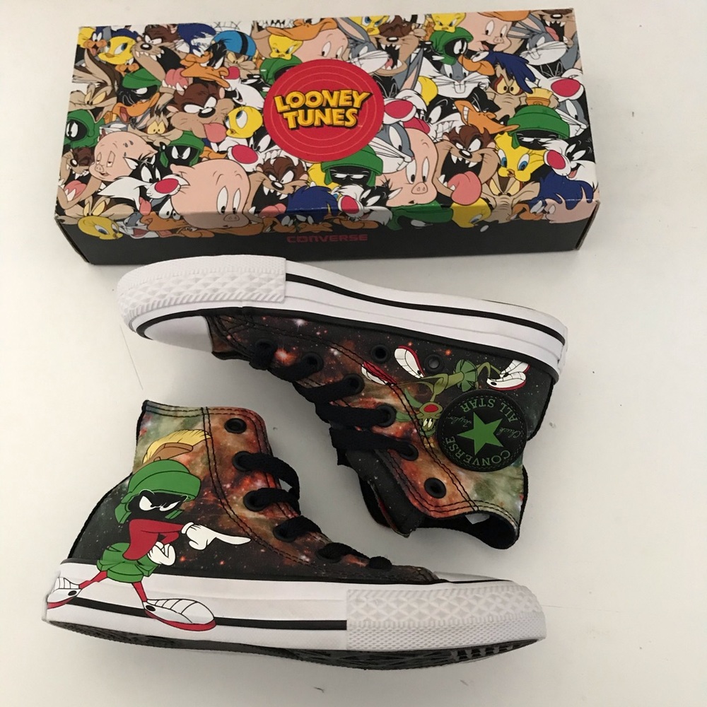 Converse Looney Tunes Size 11 Youth